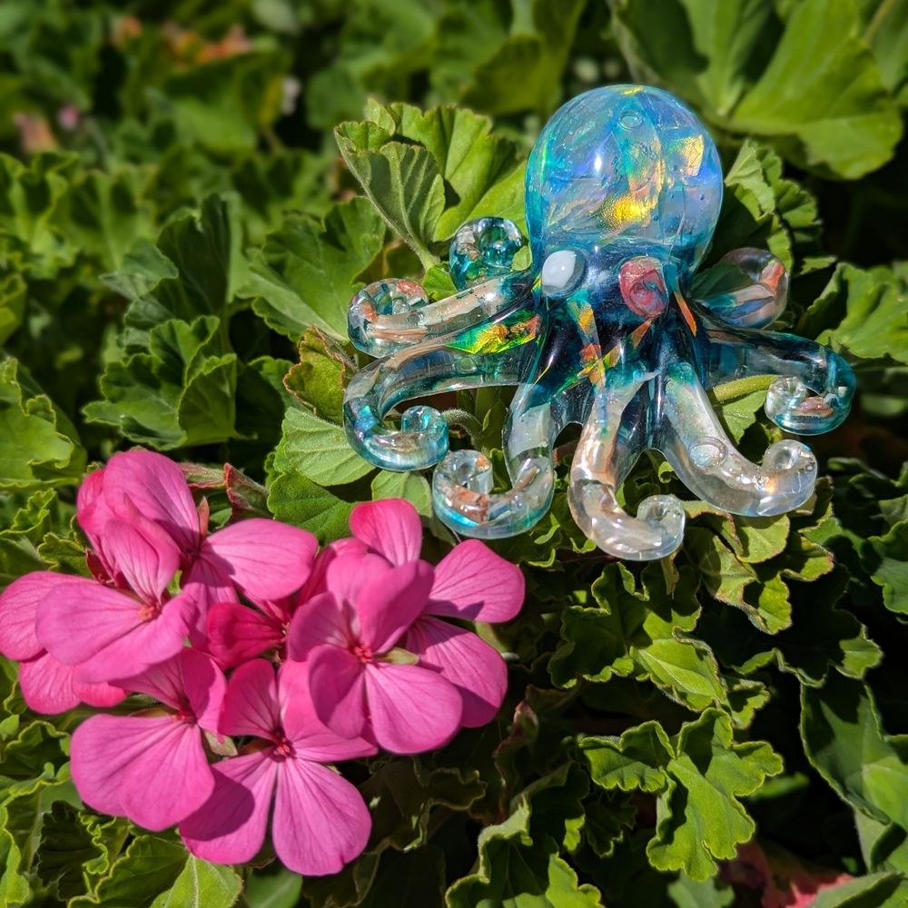 Iridescent Resin Octopus Figurine - Picture 3 of 9